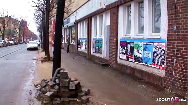 DEUTSCHE MUTTER AUF DER STRASSE IN BOCHUM ABGESCHLEPPT FÜR CASTING