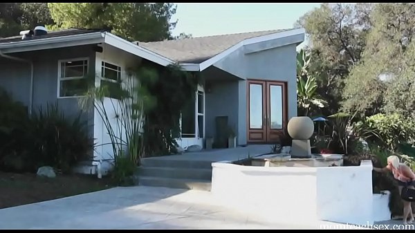 step Mom Seduce Not Her Daughter | momteachsex.com